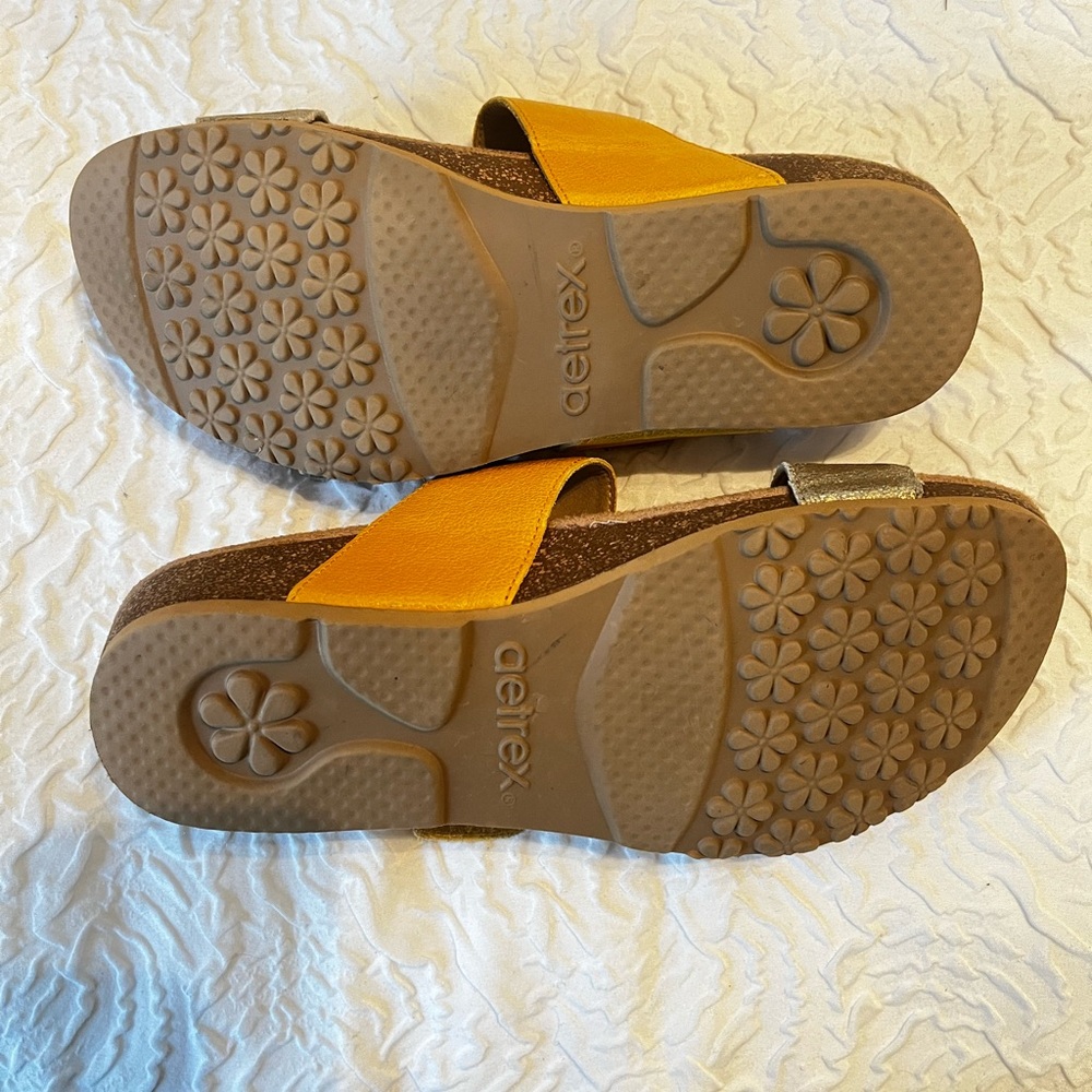 Aetrex Yellow Leather Slide with Decorative Insole - Picture 5 of 6